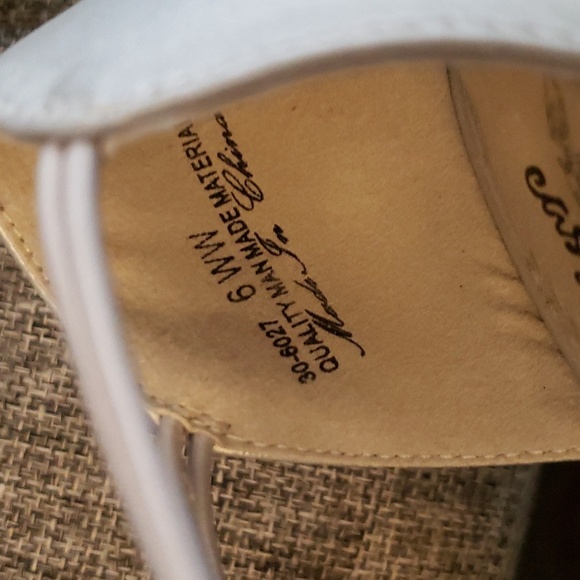 Easy Street Silver Satin Moonlight Dress Pump Size 6 Extra Wide - Picture 7 of 9